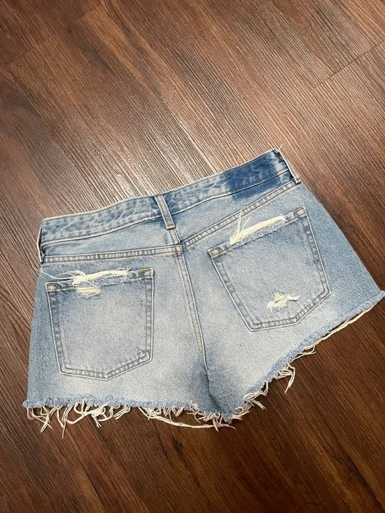 Abercrombie & Fitch Distressed Cutoff Low Rise Shorts - Picture 5 of 5